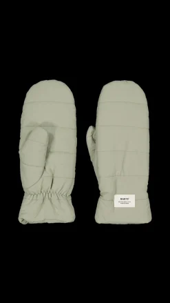 Alexus Mitts