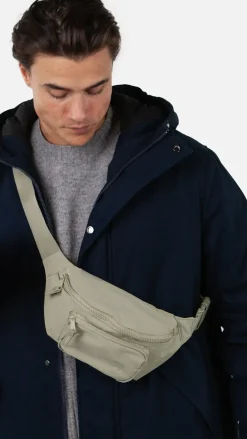 Delanie Bumbag