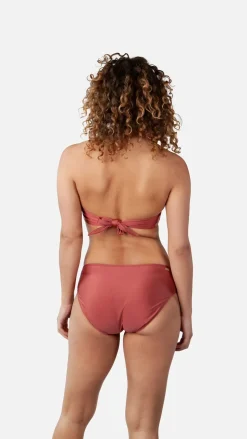 Isla Cross Halter