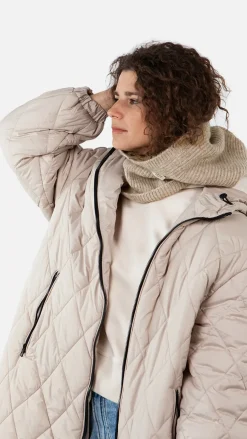 Karesa Hood
