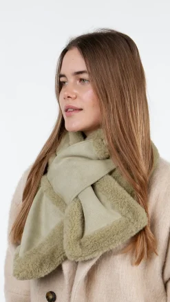 Kegalle Scarf