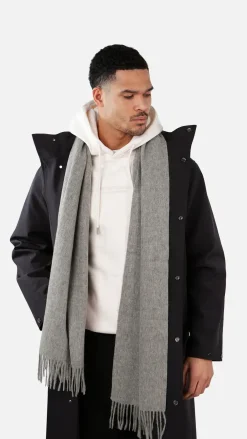 Kristjen Scarf