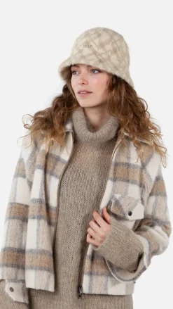 Lylja Hat
