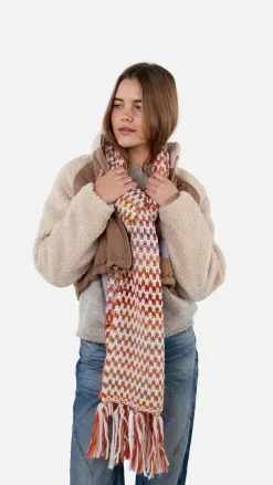 Nicole Scarf