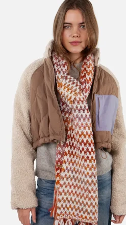 Nicole Scarf